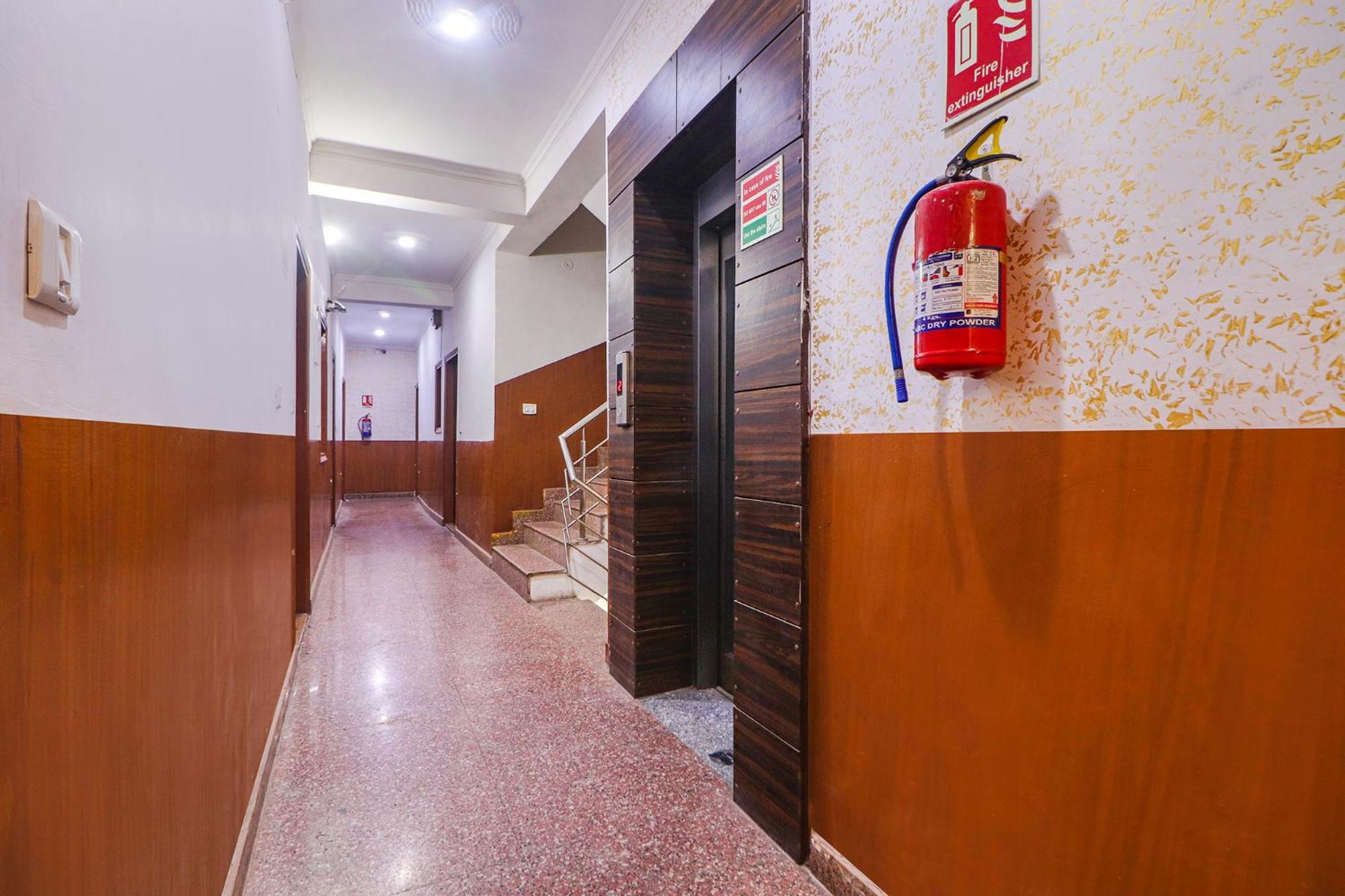 Hotel Fabexpress Sinon à New Delhi Extérieur photo